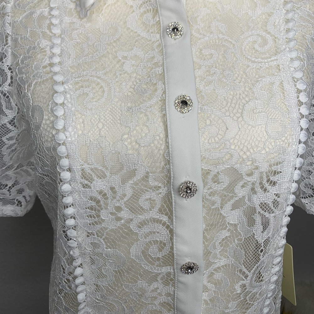 ✨ Lace Rhinestone Button Top ✨ - Picture 6 of 9